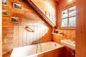 Chalets Slow Chalet de l-Ourse - Charming old chalet stunning view sauna pets ok : photos des chambres