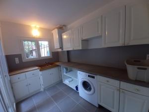 Provencal villa with pool, 1500m2 grounds