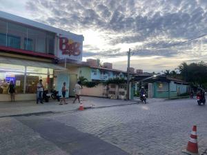 Ape complete on the main waterfront street