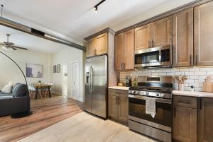 FREE Parking, Netflix in East Liberty By Parks and Uni