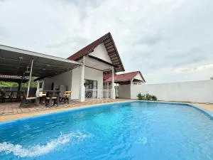 Private Pool Villa 1309 - Fong Homestay - Kampong Dalong
