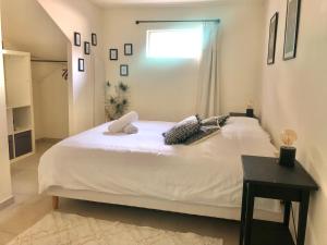 Maisons de vacances The HoPe, suite privee au sein d'une maison avec piscine : photos des chambres