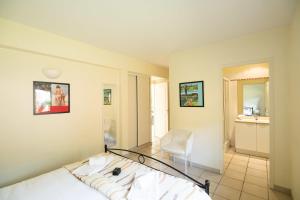 Maisons de vacances Villa 145 m near ocean with pool and garden : photos des chambres