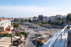 Lavin Hotel & Suites