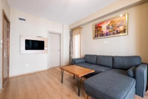 Lavin Hotel & Suites