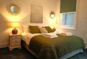 Whitchurch High Street Hideaway