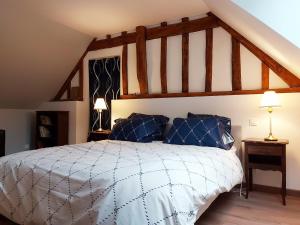 Gîte charmant avec jardin clos et parking à Saint-Sauveur-Marville - FR-1-581-146