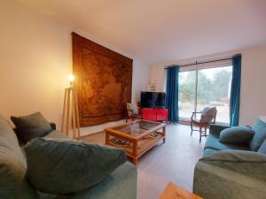 Maisons de vacances Gite charmant avec jardin clos et parking a Saint-Sauveur-Marville - FR-1-581-146 : photos des chambres