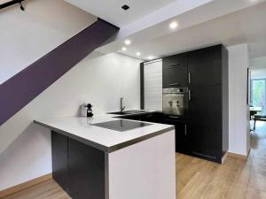 Maisons de vacances Gite Charme 4 Chambres avec Salle d-eau, Confort Moderne - FR-1-584-368 : photos des chambres