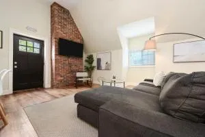 3 Bedroom House with Netflix, FREE Parking, Near Hospitals, Shopping,Food - 丘吉尔