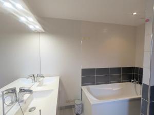 Maisons de vacances Charmant gite en vallee de la Creuse avec jardin et parking privatif - FR-1-591-716 : photos des chambres