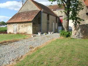 Maisons de vacances Charmant gite en vallee de la Creuse avec jardin et parking privatif - FR-1-591-716 : photos des chambres