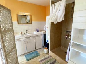 Maisons de vacances Gite viticole tout inclus, jardin 3000m², velos offerts, proche Saumur-Chinon-Langeais - FR-1-381-606 : photos des chambres