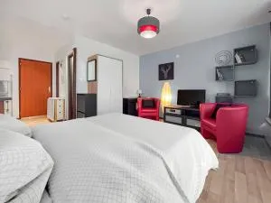 Escale Tranquille avec Balcon & Parking Privé - 特鲁瓦埃皮