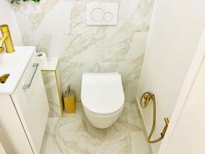 8 min from Paris, lEntre-Vert, park side