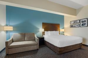 King Room - Accessible/Non-Smoking room in Sleep Inn & Suites Huntsville near U.S. Space & Rocket Center