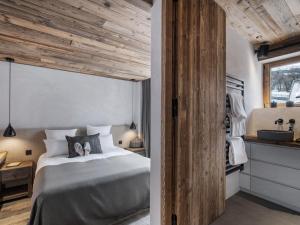 Chalets Chalet spacieux avec bain nordique, hammam et vue proche des pistes - FR-1-570-66 : photos des chambres