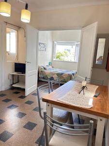 Ambiente y medio, excelente ubicacion, hasta 4 personas