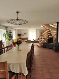 Villas Spacieuse villa avec piscine privee a Beganne : photos des chambres