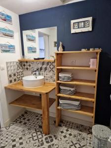 Villas Spacieuse villa avec piscine privee a Beganne : photos des chambres