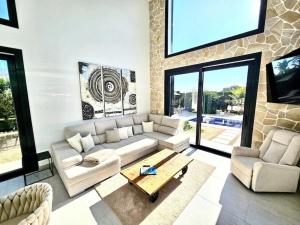 Strandnahe Design Villa mit Pool 2 Schlafzimmer 180 qm
