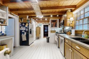 Great White Cape Escape