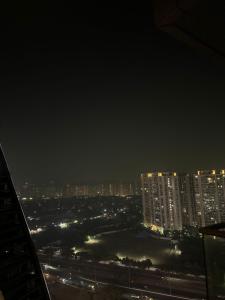 Highrise heaven and green garden patio