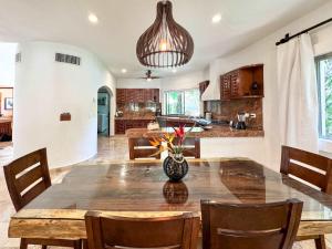 Tropical Playacar Villa Pool Near 5th & Beach