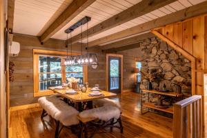 Blackberry Creek Cabin