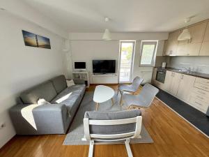 Lovely modern 1-bedroom with balcony