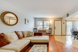 3 Mi to Credit 1 Amphitheatre Suburban Stay