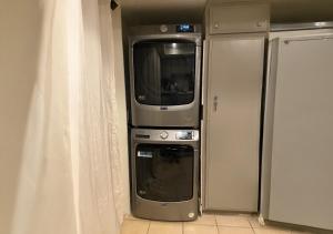 Charming 2-Bedroom Condo in Enchanting Palm Spring