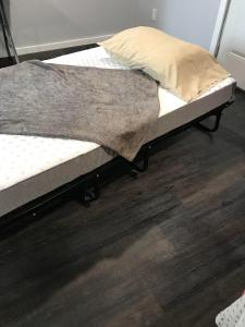 Riverside Court RV and Cabins