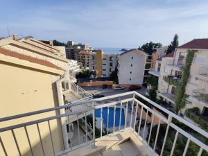 Good morning Petrovac