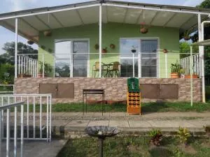 Casa Campestre Bello Atardecer Cerca al Parque del Café con Piscina - 普韦布洛保