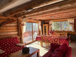 Chalets Chalet les SORBIERS, en rondins, classe 4****etoiles : photos des chambres