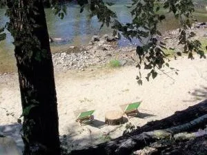 Riverside Court RV and Cabins - Greenwood