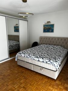 Private luxurious house with pool for 15 people