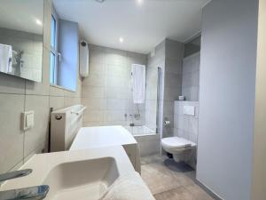 Spacious 3 bedrooms w parking in Limpertsberg