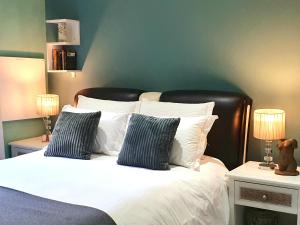 Sandton Guesthouse 4 Bedrooms 3Baths Pool Tennis Court Free WIFI