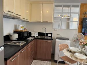 Chic Staycation with Balcony,few step in venice mall