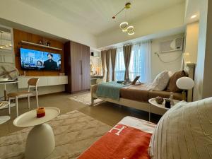 Chic Staycation with Balcony,few step in venice mall