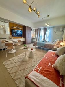 Chic Staycation with Balcony,few step in venice mall