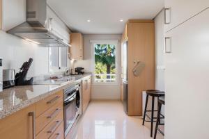 Luxury Apartment with Free Alcazaba Lagoon Access