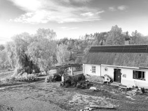 127 let stará chalupa se spaním na peci a finskou saunou