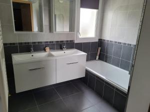 Appartements Appartement T3 calme avec belle vue : photos des chambres