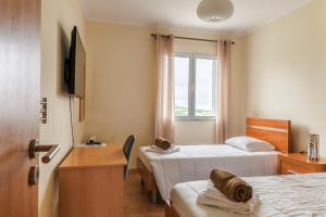 Costas Guest House