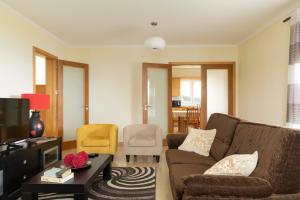 Costas Guest House
