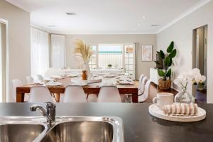 Expansive 5-Bed Stunner for Corporate &Families