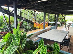 Azulita Oasis, Family-Sized Loft With Pool & Large Outdoor Areas